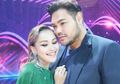 Isyaratkan Janur Kuning Segera Melengkung, Bentuk Perhatian Ibu Ivan Gunawan untuk Ayu Ting Ting Ini Terkuak, Begini Respon Umi Kalsum