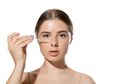 5 Pilihan Serum Melembapkan Kulit Seharian, Ampuh untuk Kulit Kering!