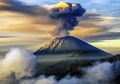 Mata Seluruh Indonesia Tertuju pada Aktivitas Vulkaniknya, Mitos Gunung Semeru di Agama Hindu Tak Hanya Sebagai 'Paku' Pulau Jawa, Disebut 'Pegunungan Emas di Pusat Alam Semesta'