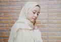 Atasi Bibir Pecah-pecah dengan 6 Lip Balm Madu Ini, Girls!