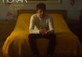 10 Lagu Barat Galau yang Cocok Didengerin Pas Hujan. Bikin Baper!