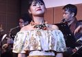 Meski Tengah Dipingit, Mytha Lestari Masih Ambil Job Nyanyi Demi Pria Ini