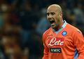 Lupakan Liverpool, Reina Kejar Barcelona