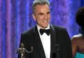 Penulis Teranyar 007 Ingin Daniel Day-Lewis Perankan James Bond