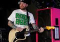 Mantan Gitaris New Found Glory Didakwa Mencabuli Anak Di Bawah Umur