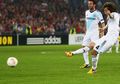 Free Kick David Luiz Bawa Chelsea Selangkah ke Final