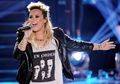 Buka Toko Baru, Microsoft Gelar Konser Gratis Demi Lovato