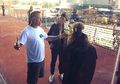 Menunggu Metallica, Penonton Singapura Dikejutkan Penampakan James Hetfield