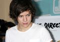 Diduga Mabuk Berat, Harry Styles Muntah Saat Konser