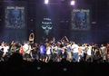 Video Fans Menyerbu Stage Suicidal Tendencies