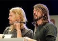 Dave Grohl Pakai Kimono di Rock N' Roll Hall of Fame