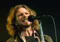 Eddie Vedder Pearl Jam Jadi Backing Vokal