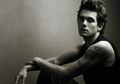 Nggak Bisa Bicara, John Mayer Berkomunikasi Lewat iPad