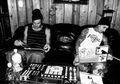 PSYCHO WHITE, EP Terbaru Travis Barker