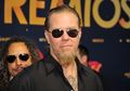 Vokalis Metallica Rilis Kacamata Hitam D