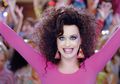 Katy Perry Rilis Video Last Friday Night