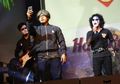 Kuburan : Boyong Gayus Ke Atas Panggung