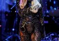 Lady Gaga : Tak Bisa Lepas Dari Tangki Oksigen