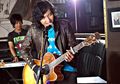Sandy Canester: Tiga Jadi Dua