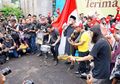 Efek Rumah Kaca Menyanyikan Mosi Tidak Percaya di #BERSIHKANDPR