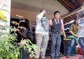 Gokil! Di Pernikahan Cowok Ini, Hiburannya Musik Metal!