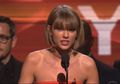 Taylor Swift Sindir Kanye West di Grammy Awards 2016! Berikut Videonya