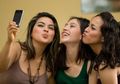 Soal berbagi foto dan video bugil, cewek: Asal nyaman, kasih, deh!