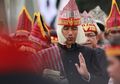 Aih, Penutup Kepala Presiden Jokowi Jadi Perdebatan Sengit di Media Sosial