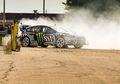 Hoonigan Gymkhana 9, Ken Block Hampir Ketabrak Kereta