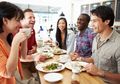 Lagi Bokek? Ini 4 Cara Makan Hemat di Restoran