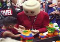 LEGO Man Kan Biasanya Lucu ya, Kok Cosplay LEGO Man ini Malah Nyeremin?
