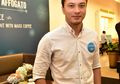 Nicholas Saputra Nggak Bisa Move On Saat Makan Ice Cream