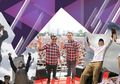 Dari Selfie, Crowdsurf, Sampe Ngedab. Nggak Nyangka, Cagub & Cawagub DKI 2017 Anak Muda Banget!