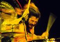 Bukan Anak Metal, Ini Dia Musisi yang Menciptakan Headbang!
