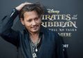 Ini 5 Film Paling Laris Yang Diperankan Jhonny Depp. Cuma Nomor 3 Yang Bertema Beda!
