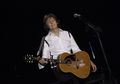 Ternyata Musisi Besar Yang Diajak Foo Fighter Untuk Kolaborasi Di Album Barunya Adalah Paul McCartney. Dan Dia Bukan Memainkan Bass