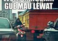 Viral! Video Debat Ibu-Ibu Naik Motor VS Ibu-Ibu Naik Mobil