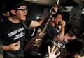 10 Lagu Ini Pasti Ada di Playlistnya Anak Gigs Tahun 2000-an