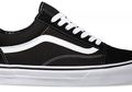 7 Rekomendasi Sneakers Hitam yang Bisa Bikin Kamu Makin Cool