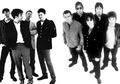 Nggak Cuma Nirvana vs Guns N' Roses, 8 Band Ini Juga Pernah Bertikai!