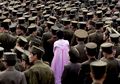 Diam-diam Seorang Fotografer Berhasil Ambil Potret Penduduk Korea Utara yang Dianggap Ilegal oleh Rezim Kim Jong Un