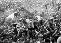 Parah, Bayi Ini Diajak Masuk ke Wall of Death di Konser Metal