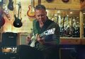 James Hetfield 'Metallica' Bakal Main Film Bareng Zac Efron