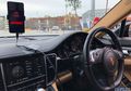 Keren Juga Nih! Smartphone Huawei Ini Bisa Mengendarai Mobil dan Menghindari Segala Objek di Depannya.