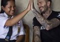 Cerita David Beckham Blusukan Di Semarang. Main Bola Bareng Sampai Ngajak Selfie Siswa SMP. Bikin Iri!