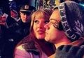 Harry Styles Kecup Taylor Swift, Kedua Fans Saling Kecam