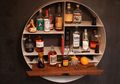 Mini Bar di Rak Dinding, Cocok untuk Rumah Kecil