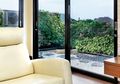 Taman Vertikal Bikin Balkon Lebih Sejuk dan Segar