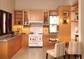 Pantry Bertabur Warna Kayu