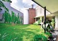 Adem Banget, Ruang di Rumah Ini Semuanya Menghadap Taman!